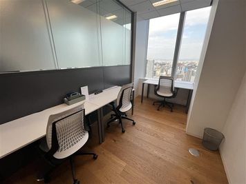 Regus オフィススペース（個室）｜落ち着いた環境で使える独立型ワークスペース - リージャス会議室 SPACES JPタワー名古屋