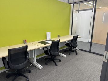 Regus オフィススペース（個室）｜落ち着いた環境で使える独立型ワークスペース - リージャス会議室 あべのハルカス