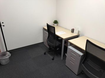 Regus オフィススペース(個室)|落ち着いた環境で使える独立型ワークスペース - リージャス会議室 近鉄難波ビル