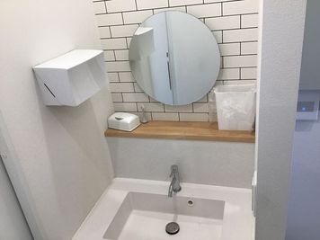 清潔感のある洗面所。共用利用になります。 - レンタルスペース 第10臼井ビルレンタルスペース　Aのその他の写真