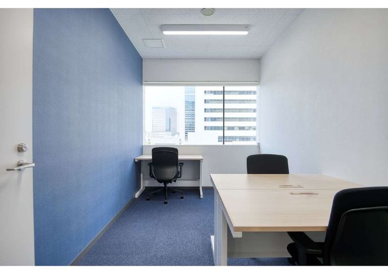 リージャス会議室 横浜ランドマークプラザ オフィススペース（個室）の室内の写真