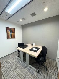Regus オフィススペース（個室）｜落ち着いた環境で使える独立型ワークスペース - リージャス会議室 梅田阪急グランドビル