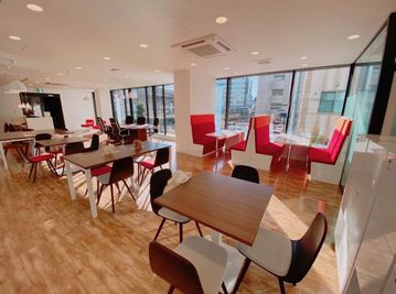 Regus コワーキングデスク｜信頼ある環境で使える開放的なワークスペース - リージャス会議室 大宮ウエスト