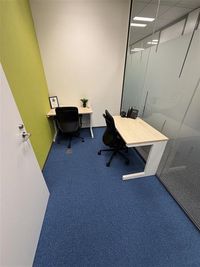 Regus オフィススペース(個室)|落ち着いた環境で使える独立型ワークスペース - リージャス会議室 池袋