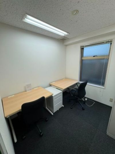 リージャス会議室 代官山 オフィススペース（個室）の室内の写真