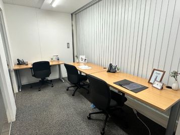 Regus コワーキングデスク｜信頼ある環境で使える開放的なワークスペース - リージャス会議室 恵比寿南