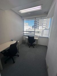 Regus オフィススペース（個室）｜落ち着いた環境で使える独立型ワークスペース - リージャス会議室 広尾