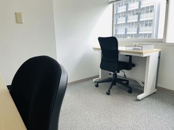 Regus コワーキングデスク｜信頼ある環境で使える開放的なワークスペース - リージャス会議室 広尾