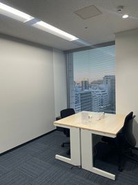 Regus オフィススペース（個室）｜落ち着いた環境で使える独立型ワークスペース - リージャス会議室 池袋サンシャイン60
