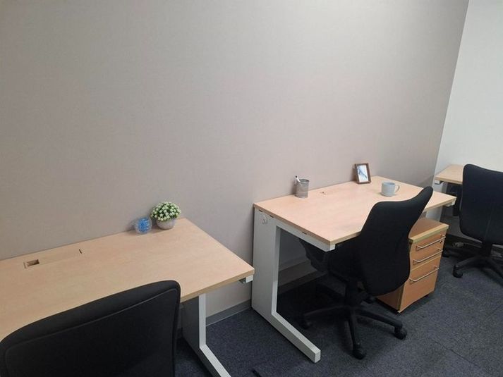 コワーキングデスク - リージャス会議室 麹町