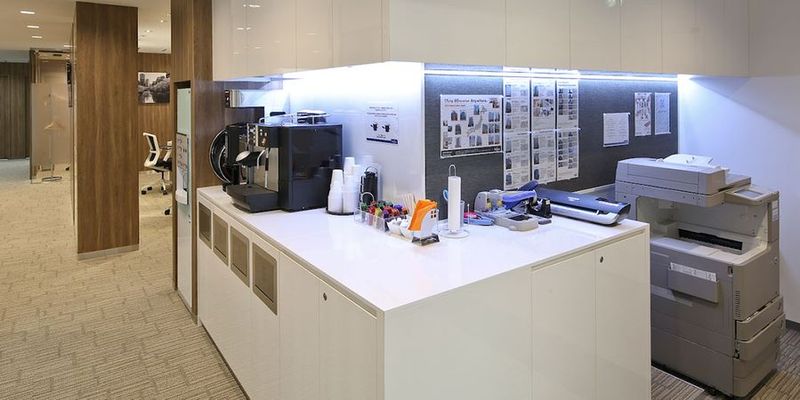 コワーキングデスク - リージャス会議室 麹町