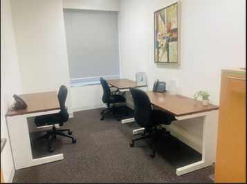 Regus オフィススペース（個室）｜落ち着いた環境で使える独立型ワークスペース - リージャス会議室 日本橋兜町