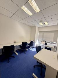 Regus オフィススペース（個室）｜落ち着いた環境で使える独立型ワークスペース - リージャス会議室 芝大門