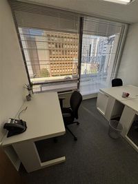 Regus オフィススペース（個室）｜落ち着いた環境で使える独立型ワークスペース - リージャス会議室 六本木駅前