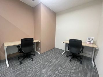 Regus オフィススペース(個室)|落ち着いた環境で使える独立型ワークスペース - リージャス会議室 六本木三河台スクエア