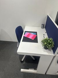 Regus コワーキングデスク｜信頼ある環境で使える開放的なワークスペース - リージャス会議室 新宿南口