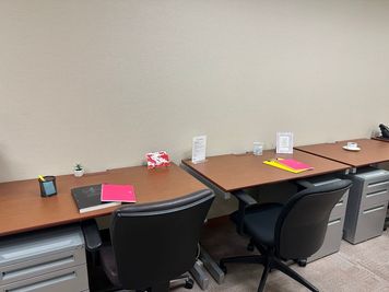 Regus コワーキングデスク｜信頼ある環境で使える開放的なワークスペース - リージャス会議室 汐留ビルディング