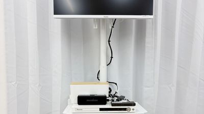 27インチモニターで各種動画サイト利用可能
DVD、ブルーーレイも視聴可能 - レンタルスタジオaile(エール)　神戸三宮店 【神戸主要駅徒歩圏内】格安でレッスンができるレンタルスタジオの設備の写真