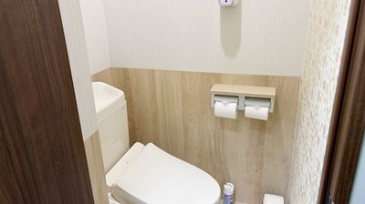 トイレは共用です。
2階女性
3階男性
4階男女共用 - レンタルスタジオaile(エール)　神戸三宮店 【神戸主要駅徒歩圏内】格安でレッスンができるレンタルスタジオのその他の写真