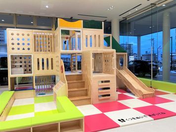 トヨタモビリティ富山 ＜Gスクエア五福＞ Gスクエア五福店・ショールームの室内の写真