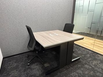 Regus オフィススペース（個室）｜落ち着いた環境で使える独立型ワークスペース - リージャス会議室 Signature 大阪梅田ツインタワーズ・サウス