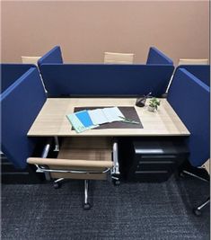 リージャス会議室 武蔵小杉 コワーキングデスクの室内の写真