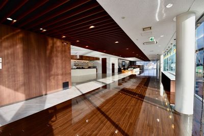 【トヨタモビリティ富山 高岡】国道8号線沿い！2階ショールームをまるごと利用可能！最大50名！イベント、研修、セミナーなどに！ - トヨタモビリティ富山 ＜高岡＞