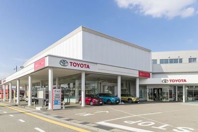 トヨタモビリティ富山 ＜Gスクエア五福＞ Gスクエア五福店・ショールームの室内の写真