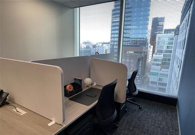 Regus コワーキングデスク｜信頼ある環境で使える開放的なワークスペース - リージャス会議室 Signature 福岡大名ガーデンシティ