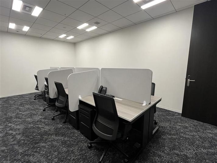 コワーキングデスク - リージャス会議室 Signature 天神明治通り