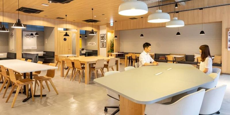 コワーキングデスク - リージャス会議室 SPACES博多駅前