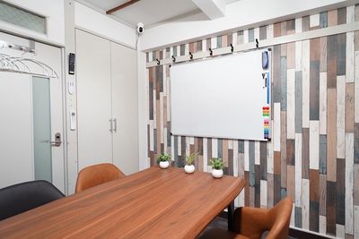 クリエイティブの上がる内装 - 赤坂貸し会議室diporta 赤坂徒歩1分貸し会議室diportaの室内の写真