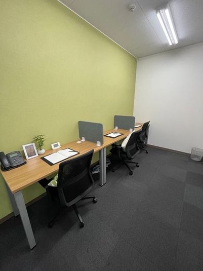 コワーキングデスク - リージャス会議室 八戸Vianova