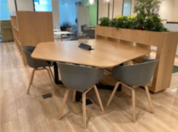 Regus コワーキングデスク｜信頼ある環境で使える開放的なワークスペース - リージャス会議室 広島稲荷大橋