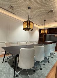 ドリンク付☕️｜Regus 会議室｜高速Wi-Fi完備の落ち着いたビジネス空間 - リージャス会議室 Signatureグラングリーン ゲートタワー