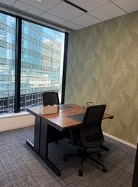 Regus オフィススペース（個室）｜落ち着いた環境で使える独立型ワークスペース - リージャス会議室 Signatureグラングリーン ゲートタワー