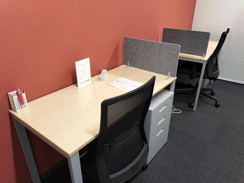 Regus コワーキングデスク|信頼ある環境で使える開放的なワークスペース - リージャス会議室 近鉄難波ビル