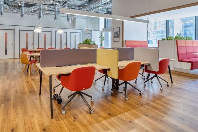 コワーキングデスク - リージャス会議室 新広島ビルディング