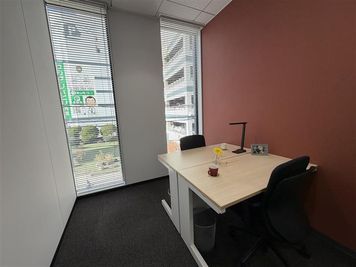 Regus オフィススペース(個室)|落ち着いた環境で使える独立型ワークスペース - リージャス会議室 新広島ビルディング