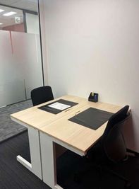 Regus オフィススペース(個室)|落ち着いた環境で使える独立型ワークスペース - リージャス会議室 京都四条烏丸