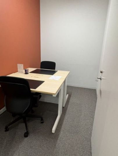 リージャス会議室 梅田スクエア オフィススペース（個室）の室内の写真