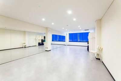 12/31Newオープン【五条駅徒歩8分】広々50㎡！長方形型で使いやすい💃無料駐輪場あり💫ダンス・ヨガ・演劇・ポージング - レンタルスタジオツリー五条店