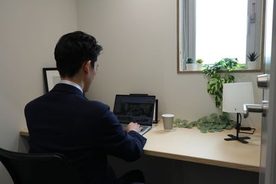 【1名個室A／ワークボックス】西新宿五丁目駅徒歩4分🌸フリードリンク🍹Wi-Fi/充電器/テレワークやWeb会議に最適 - BasisPoint 西新宿店