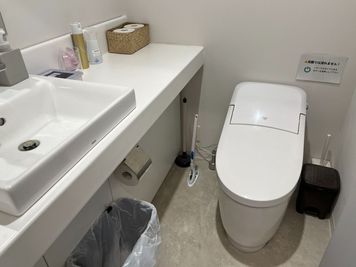 女子トイレです。 - BasisPoint 西新宿店 1名個室A／ワークボックスの設備の写真