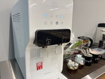 ウォーターサーバーです。 - BasisPoint 西新宿店 1名個室A／ワークボックスの設備の写真