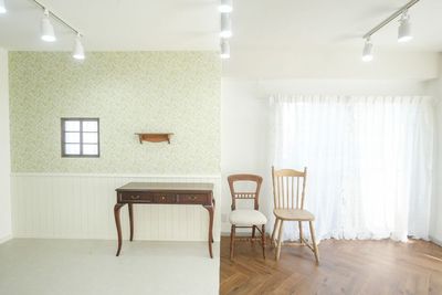 2種類の床で、雰囲気を変えた撮影が可能です📷 - milk studio 新宿御苑店 milk studio新宿御苑店【〜10名様】の室内の写真