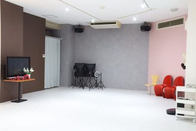 背景色の違う壁での撮影も可能 - STUDIO SOLfA（スタジオソルファ） 創造が広がる多目的スペース 　C3st（イベント利用）の室内の写真