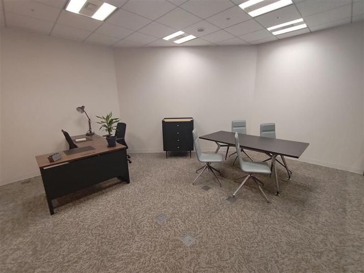 リージャス会議室 Signature 六本木ヒルズ森タワー オフィススペース（個室）の室内の写真