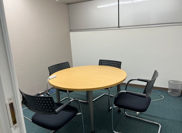 リージャス会議室 新宿西口 CM 720の室内の写真