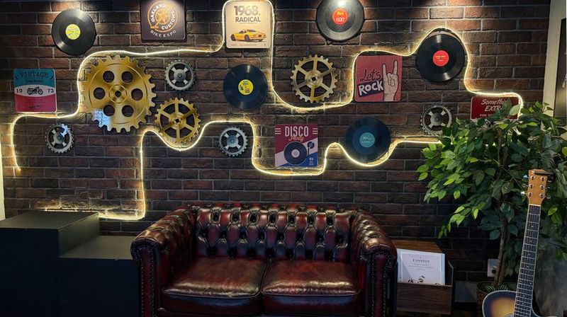 神戸3面R白ホリスタジオ 撮影スタジオ - Studio VEAL Kobe 白ホリスタジオ 